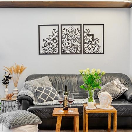 Natural-Style Apartment In The Centre Of Bratislava Luaran gambar