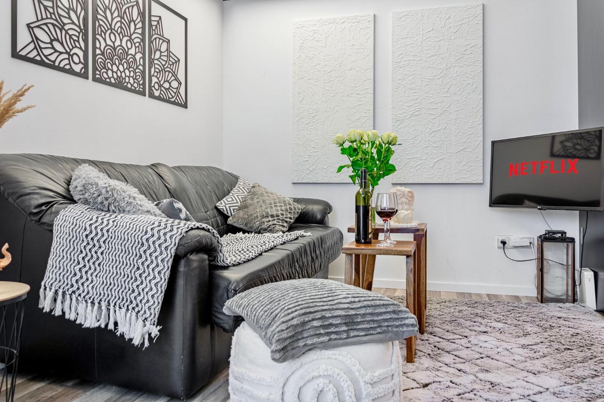 Natural-Style Apartment In The Centre Of Bratislava Luaran gambar